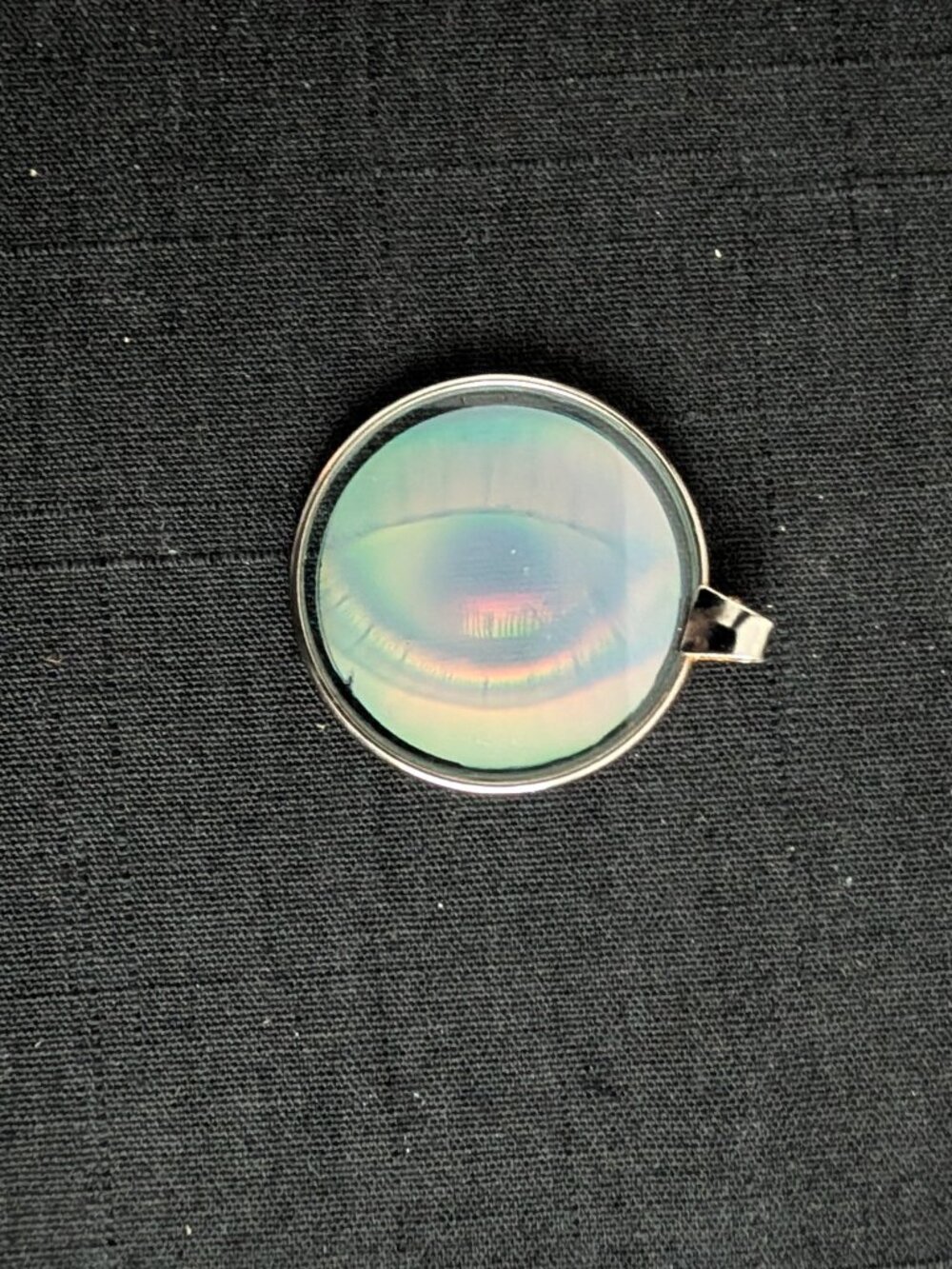 VINTAGE  3D EYE HOLOGRAM 18K GP for Necklace or key chain - Picture 4 of 7